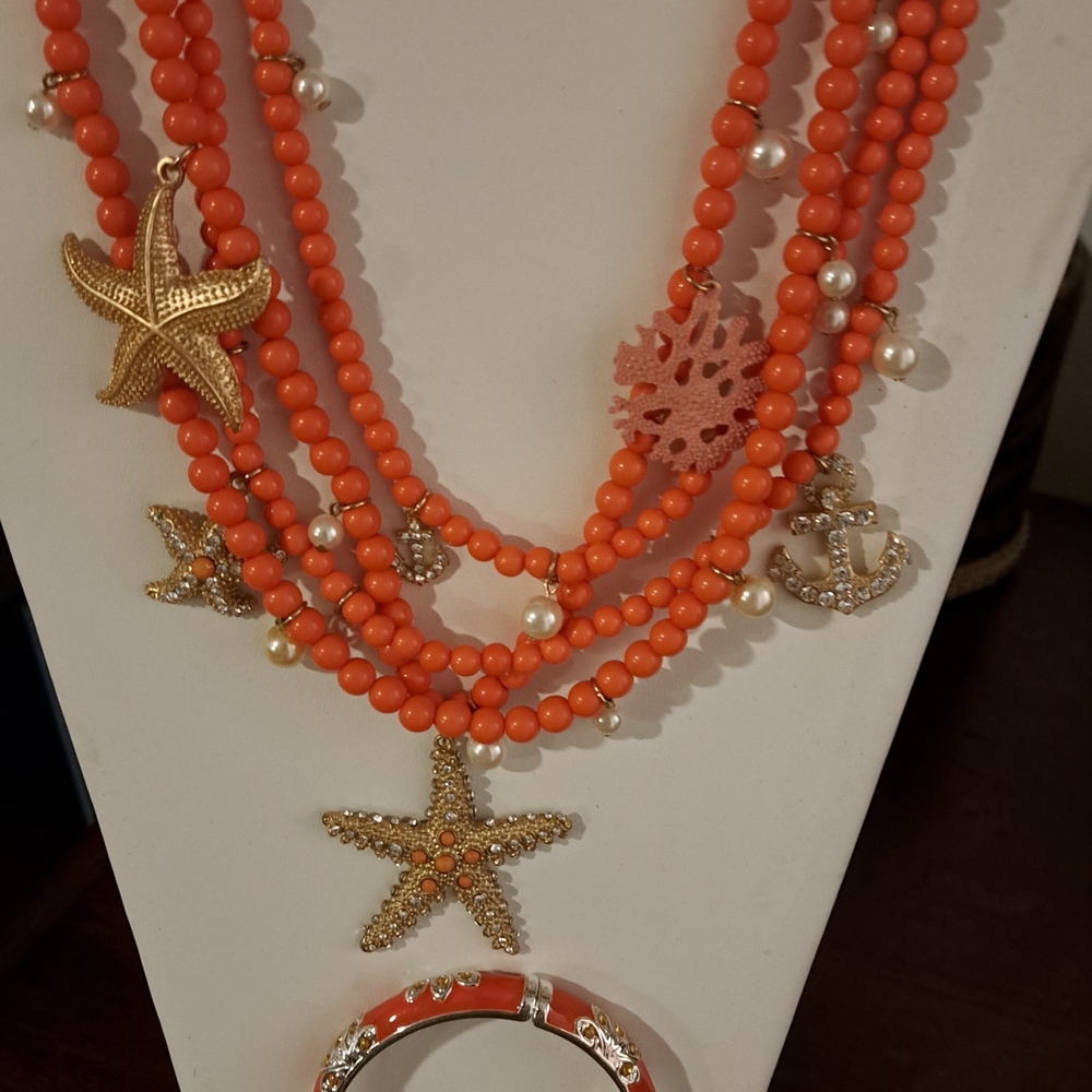 Coral Beaded Necklace with Goldtone Starfish Charms and Matching Bracelet